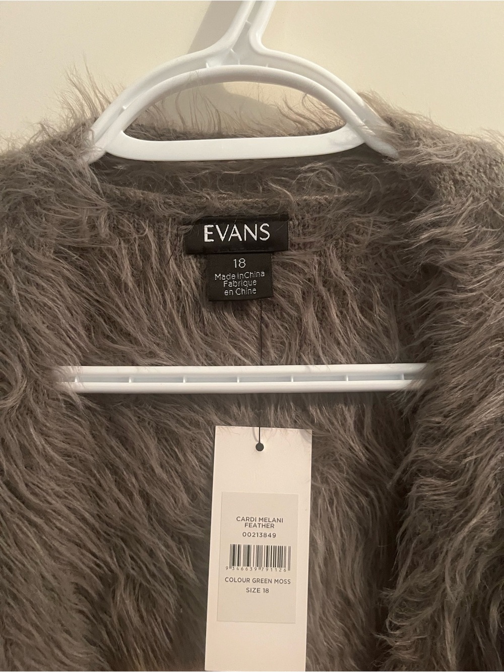 Evans Cardi Melani Feather Women’s Plus UK 18/ US 2X Green Moss Fuzzy Cardigan - Picture 4 of 7